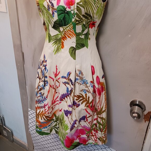 Zara Basic Lovely Floral Dress - Picture 2 of 8